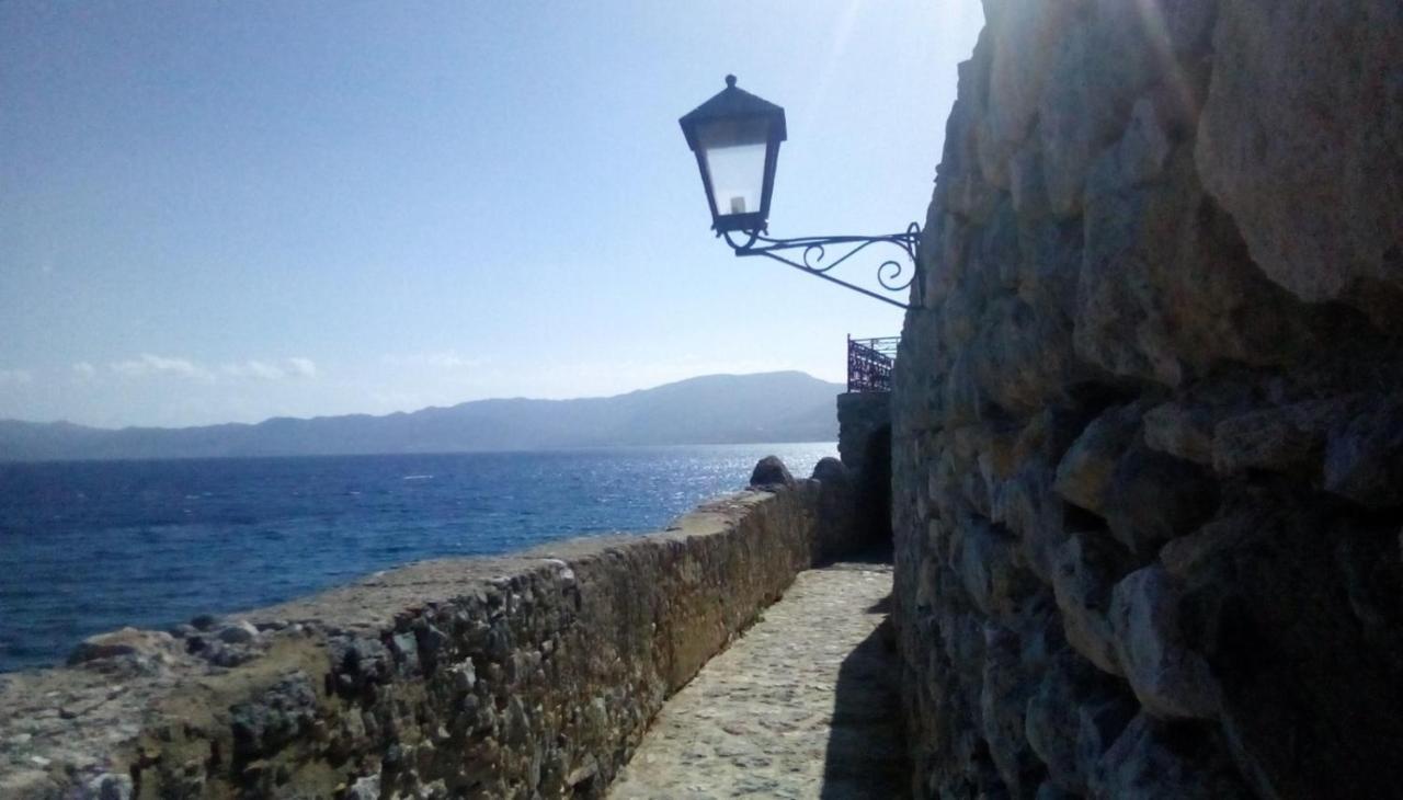 Hotel Byron'S Sea View à Monemvasia Extérieur photo